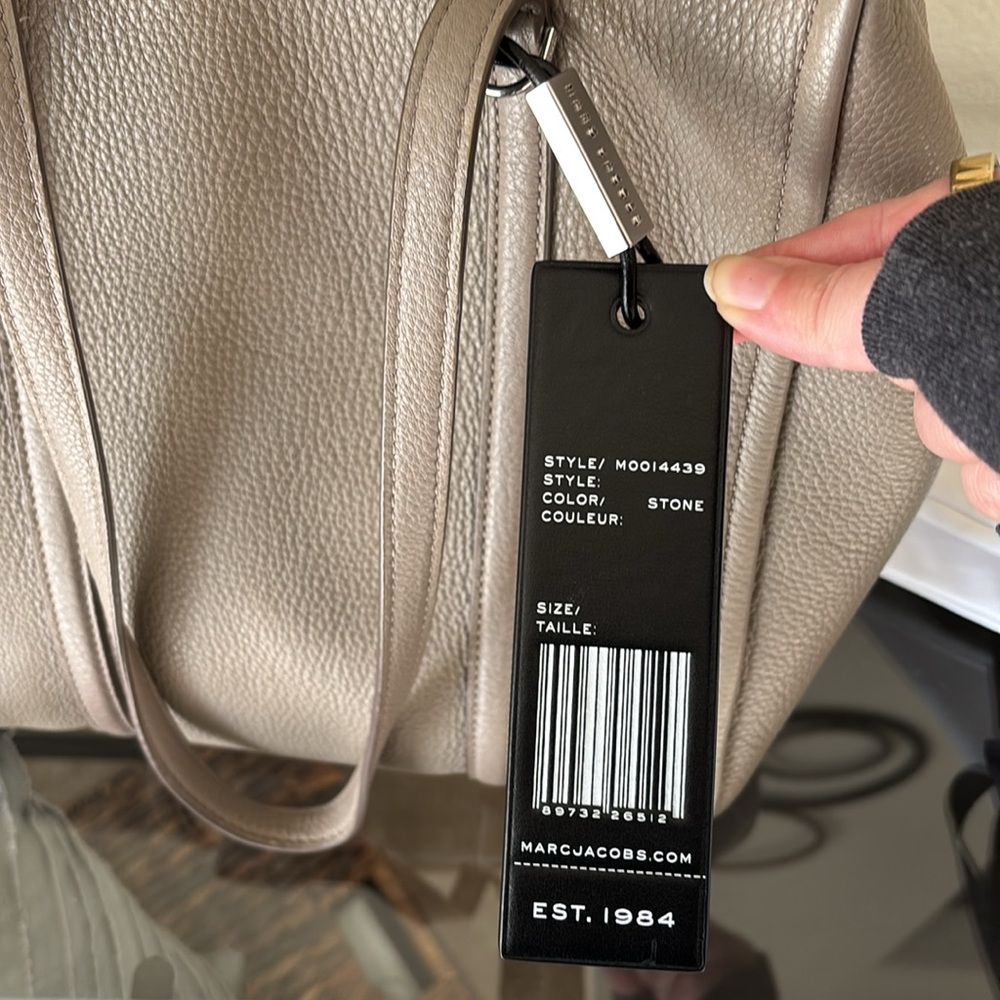 Gorgeous Marc Jacob’s leather tote - The Tag 27 in cement color - Picture 9 of 9